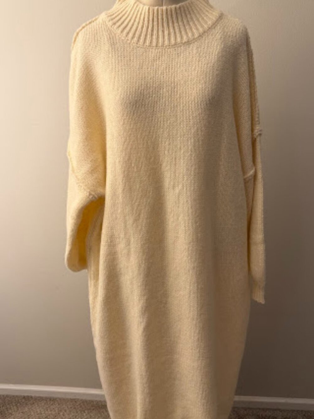 White women`s dress long sleeves size XL